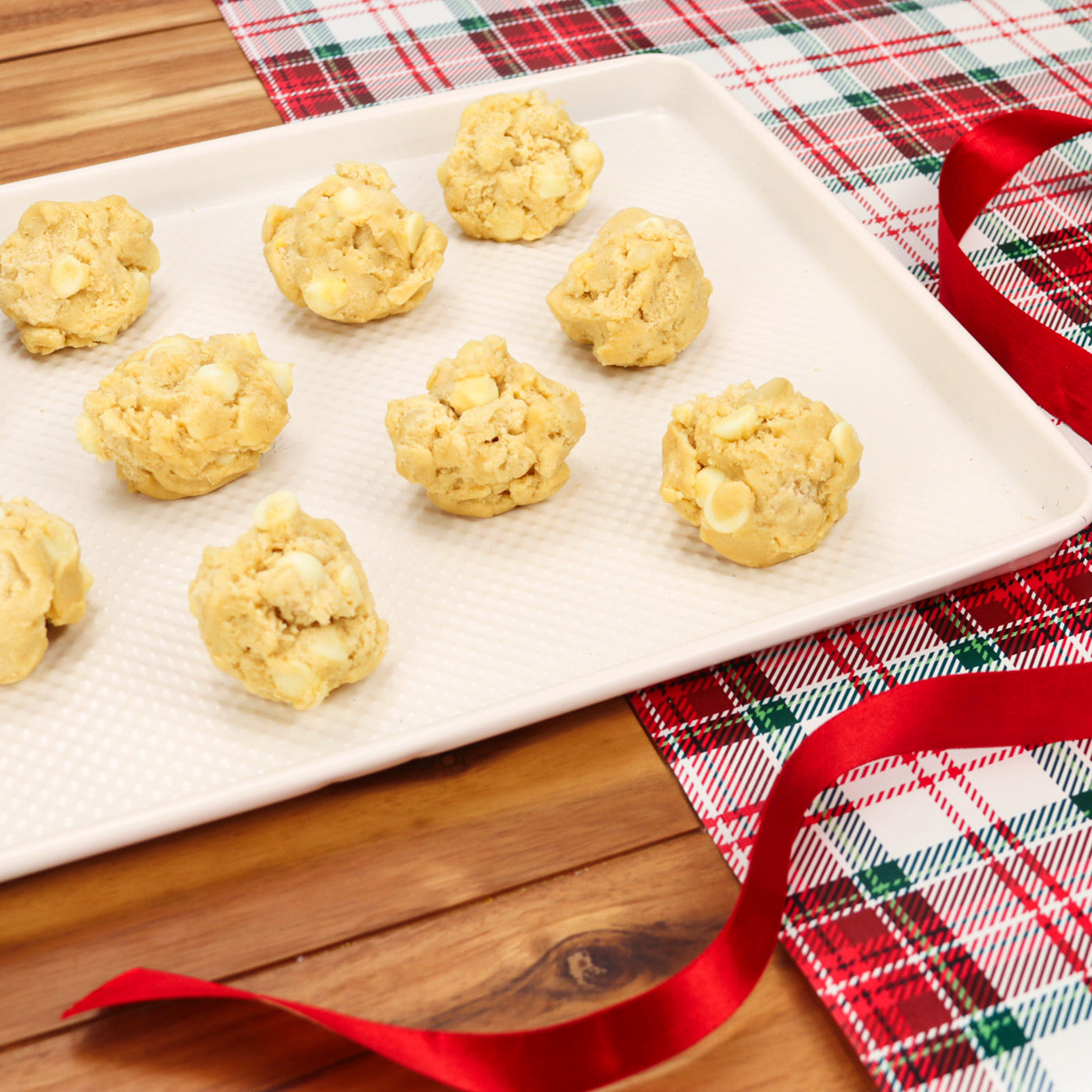 Macadamia White Chunk Cookie Dough - 40 Pieces