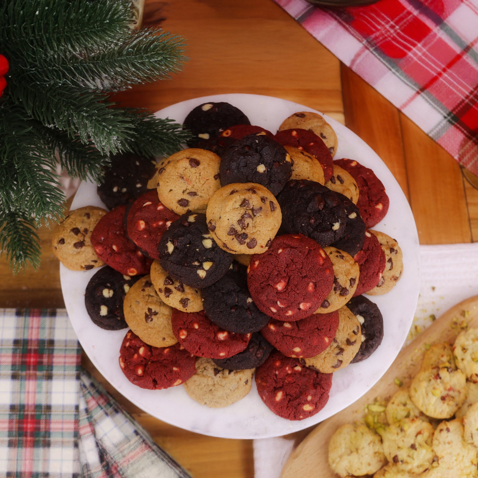 Fresh Baked Mini Cookies Tin - 54 Cookies – David's Cookies